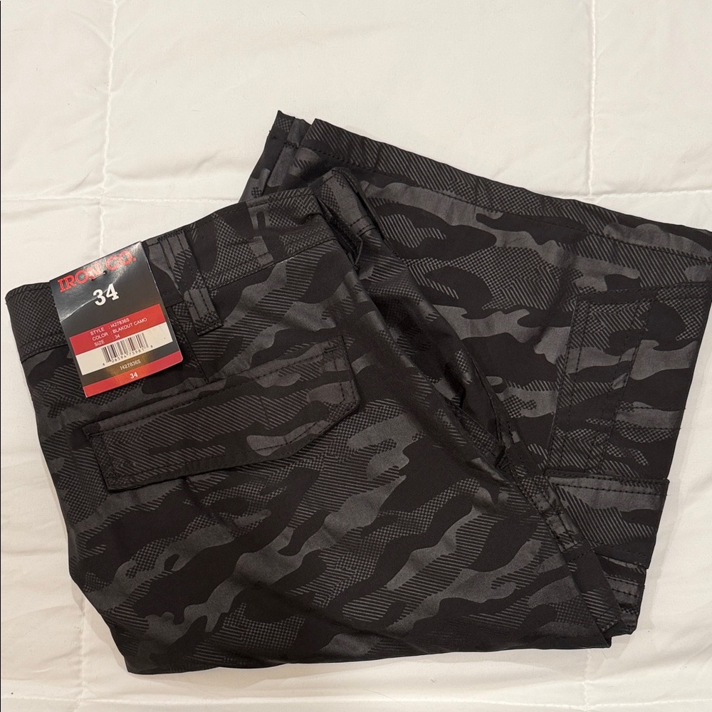 Iron Co. Men's Blackout Camo Hybrid Shorts - Picture 4 of 4
